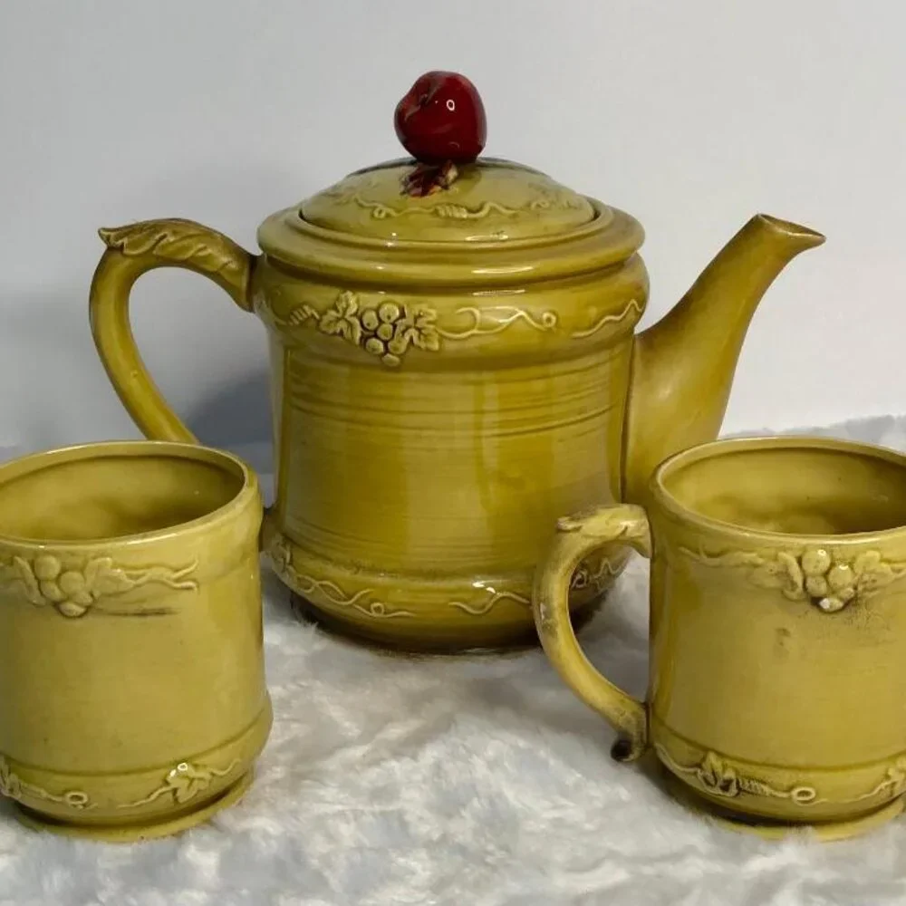 Vintage Porcelain Gold Floral Print TEAPOT with‎ Two Teacups + Canister